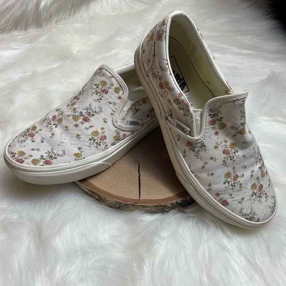 Vans Classic Slip-On Floral Sneakers - Picture 3 of 11